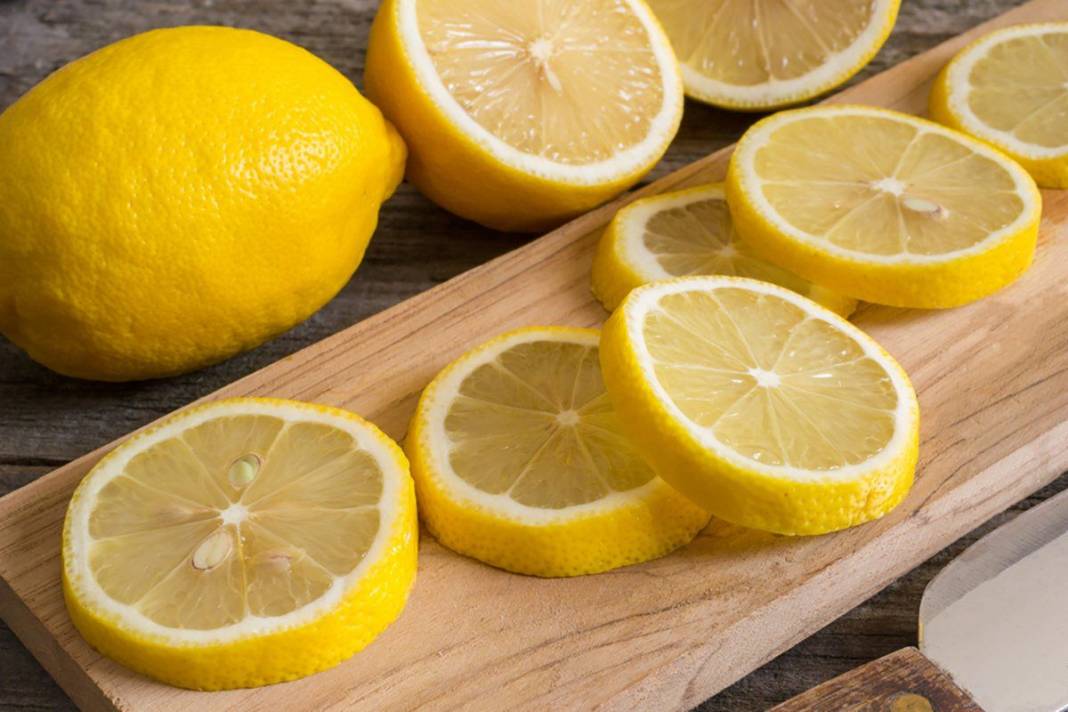 Faydalarını bilmeyen kalmasın! Sapasağlam bir vücudun kilit meyvesi: Limon 1