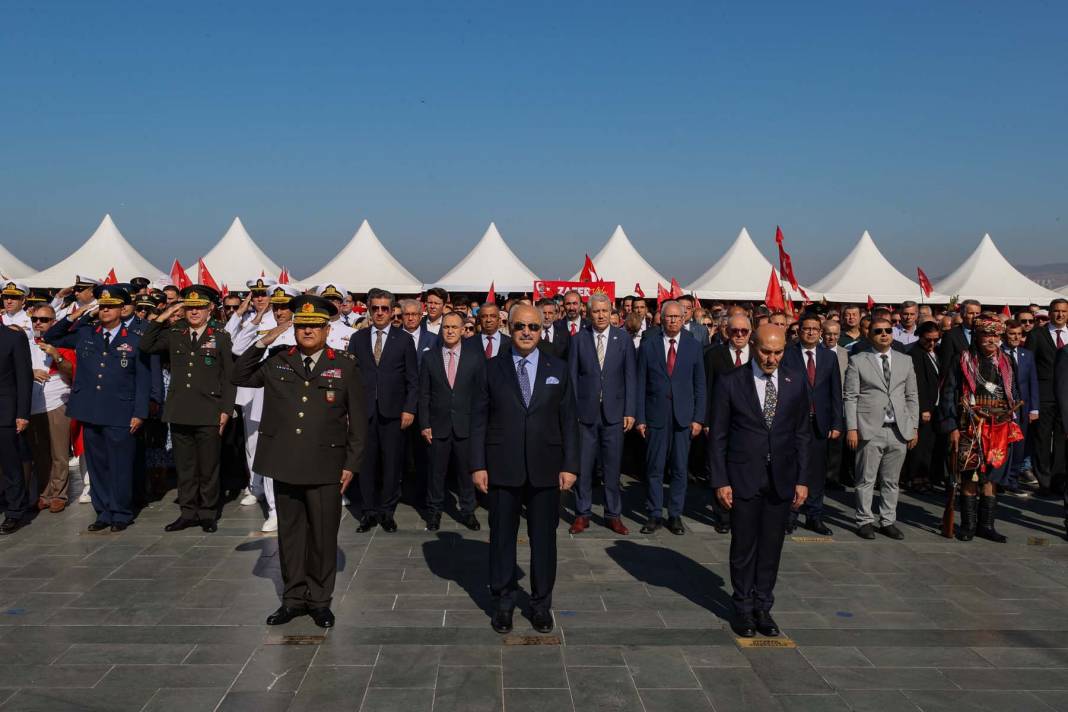 100 yıl önce çiçek açmıştı! İzmir'in düşman işgalinden kurtuluşu coşkuyla kutlanıyor! 18