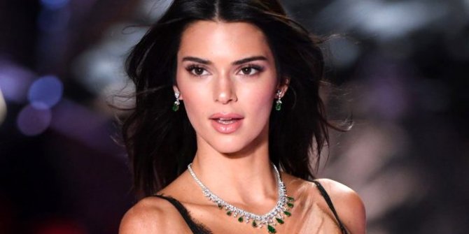 Kendall Jenner'dan nefes kesen pozlar