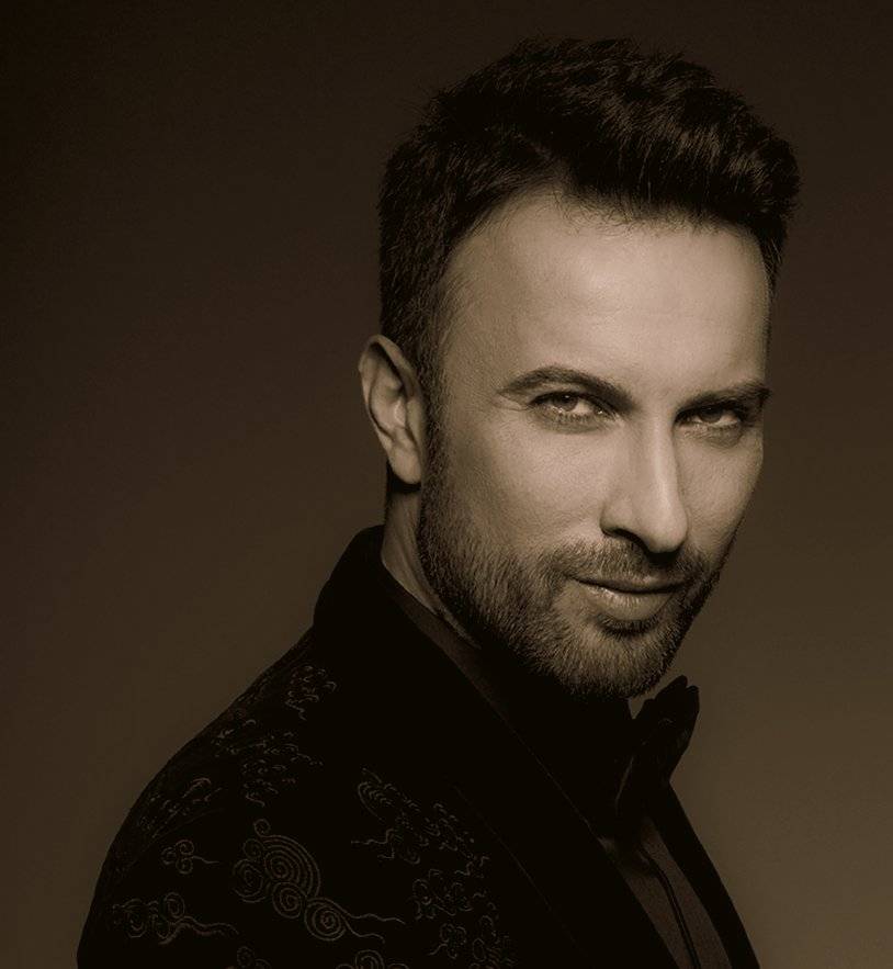 Megastar Tarkan yaş aldıkça demleniyor! İzmir konserine "Kuzu kuzu" dansı damga vurdu! 6