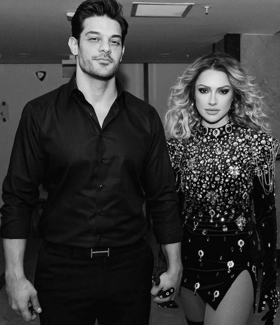 Hadise ile boşanacakları iddia edilen Mehmet Dinçerler'in bakın hangi ünlüyle fotoğrafı çıktı! 5