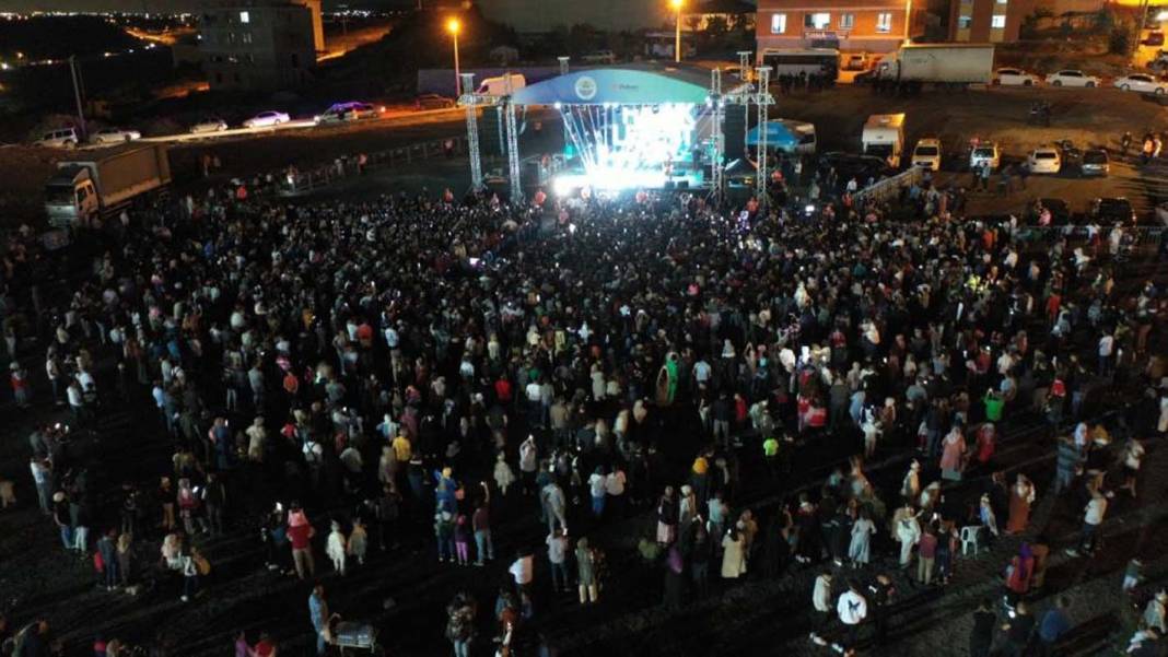 Haluk Levent konserindeki tüm güvenlik görevlilerini gönderip bakın ne yaptı! Yine gönülleri fethettii! 5