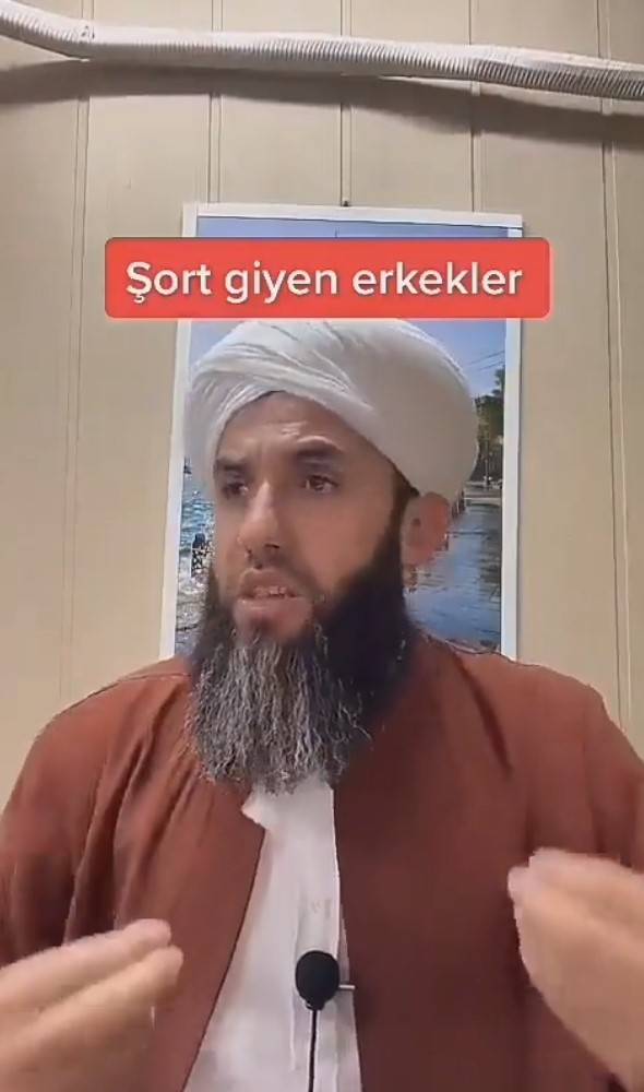 TikTok fenomeni Kenan Hoca şort giyinen erkeklere ağzına geleni saydı! "Nihayet sıra erkeklere gelebildi!" 2