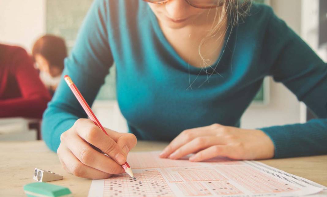 KPSS sınavıyla ilgili yeni skandal! Soruların sorulardan bazılarının test kitaplarında bulunduğu iddia edildi! 6