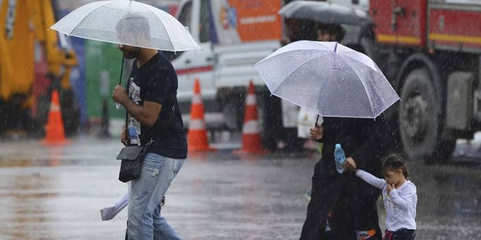 Meteoroloji'den 3 bölge için için gök gürültülü sağanak yağış uyarısı! Bu illerde yaşayanlar dikkat: Sel, su baskını, yıldırım, heyelan...