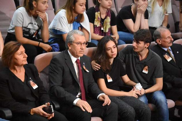Genç kızın kahreden ölümü! Bu sözler tüm salonu yasa boğdu! 4