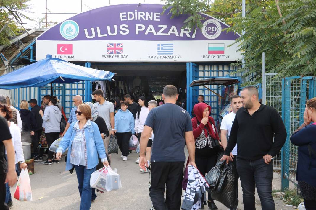 Bulgarlar, Edirne'yi ucuzluk pazarına çevirdi! Bu kez kışlık alışverişlerini yaptılar: "Ne gördüysek, ne ihtiyacımız varsa aldık" 1