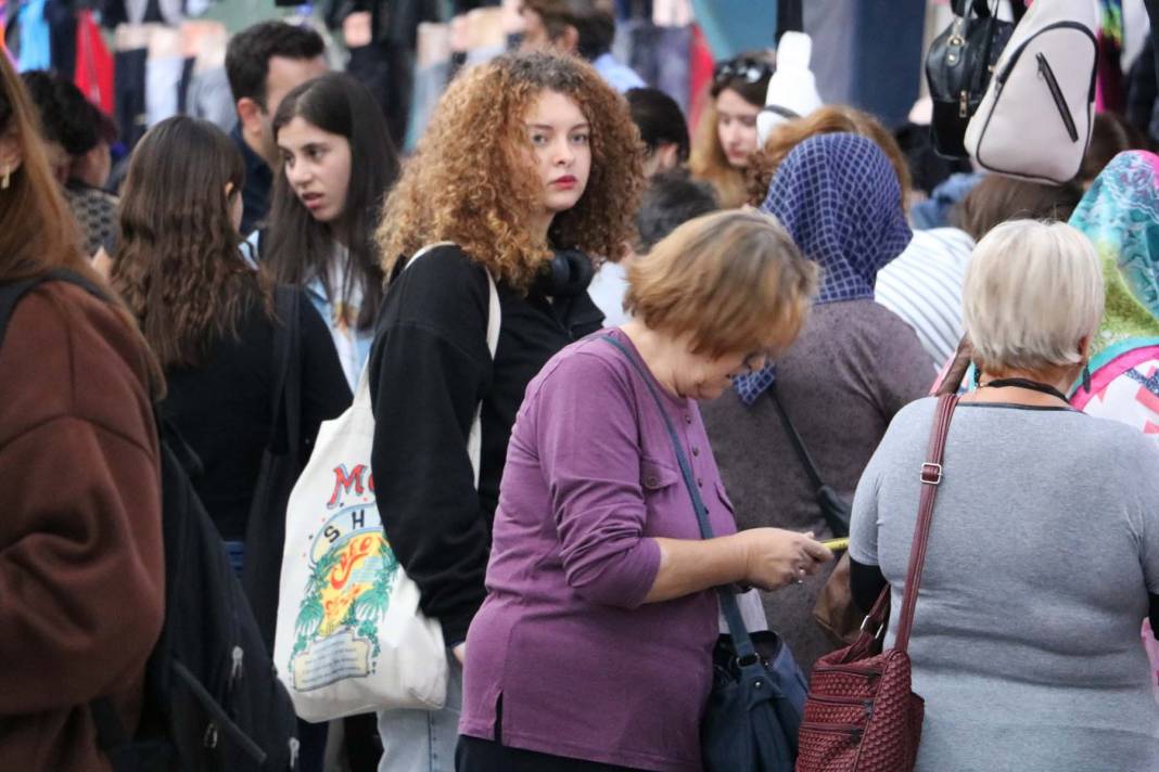 Bulgarlar, Edirne'yi ucuzluk pazarına çevirdi! Bu kez kışlık alışverişlerini yaptılar: "Ne gördüysek, ne ihtiyacımız varsa aldık" 6