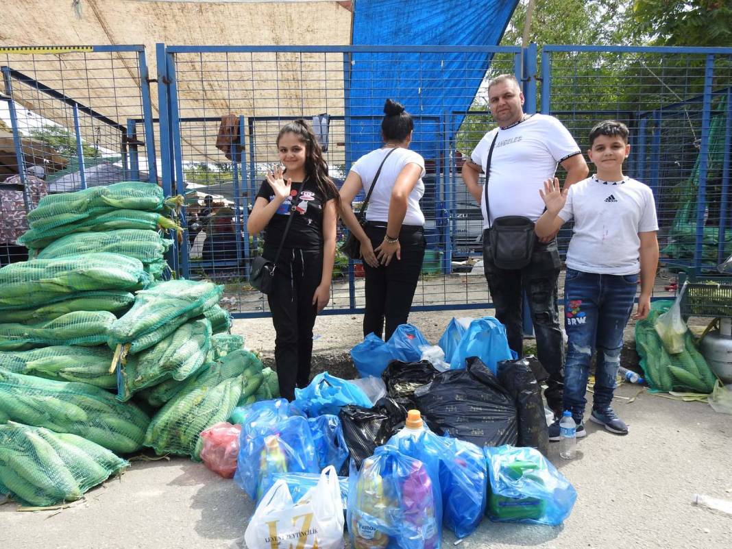 Bulgarlar, Edirne'yi ucuzluk pazarına çevirdi! Bu kez kışlık alışverişlerini yaptılar: "Ne gördüysek, ne ihtiyacımız varsa aldık" 9