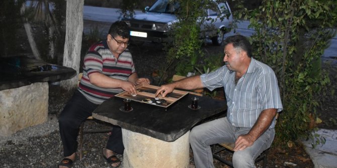 2 bin yıl öncesine ait mermer taş 35 sene kahvehanede kullanıldı!