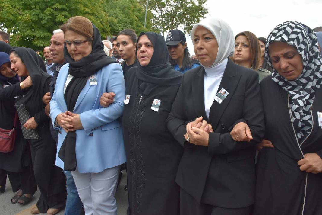 Anne ve babası güçlükle ayakta durdu! Şehit Piyade Üsteğmen Serkan Erkuş, Malatya'da toprağa verildi 8