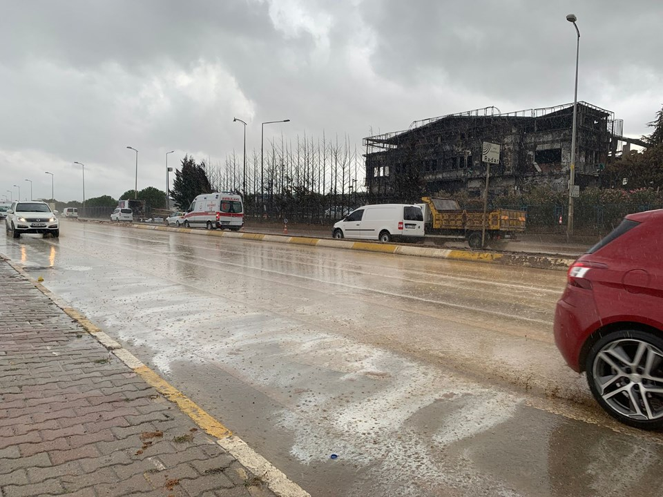 Tuzla'da yanan fabrika çevresinde sarı ve beyaz su tedirginliği! 1