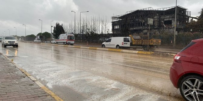 Tuzla'da yanan fabrika çevresinde sarı ve beyaz su tedirginliği!