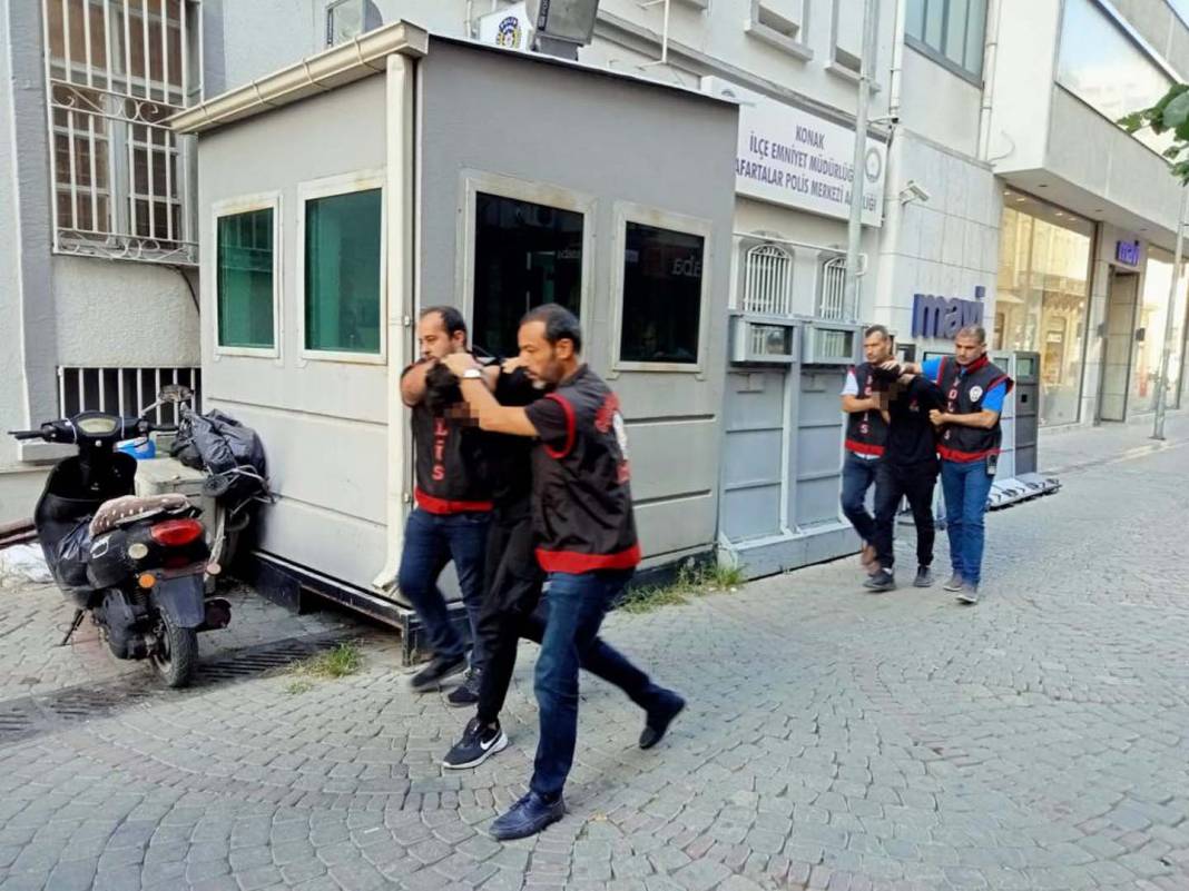 İzmir'de Kur'an-ı Kerim'i yırtan zanlılarından pişkin savunma! "Alkollüydük, hatırlamıyoruz" 1