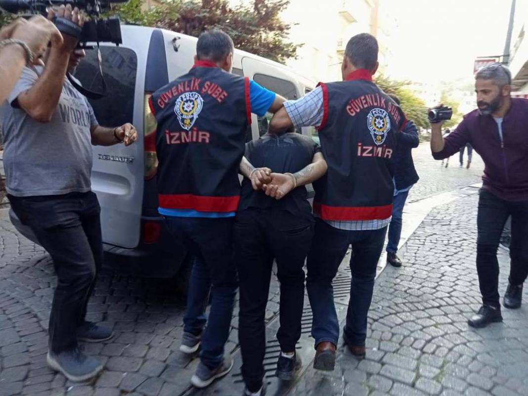 İzmir'de Kur'an-ı Kerim'i yırtan zanlılarından pişkin savunma! "Alkollüydük, hatırlamıyoruz" 7