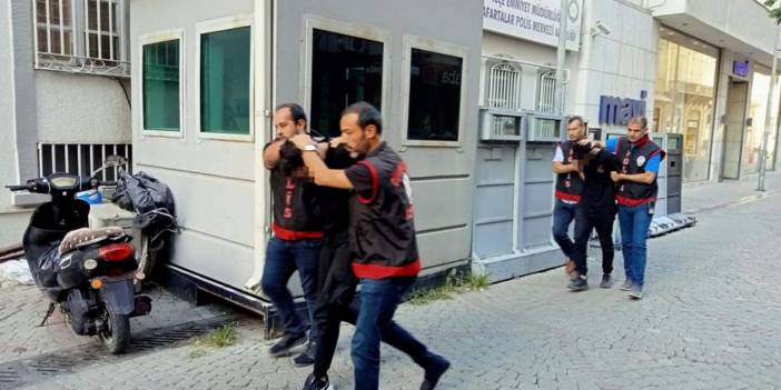 İzmir'de Kur'an-ı Kerim'i yırtan zanlılarından pişkin savunma! "Alkollüydük, hatırlamıyoruz"