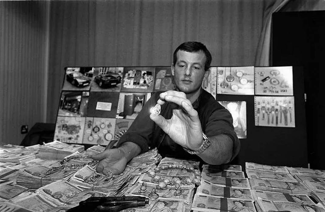 Milyonlarca sterlin ile kaçıp izini kaybettirdikten sonra kendini yakalatan ve dünyanın en aptal hırsızı olarak anılan Valerio Viccei'nin garip hikayesi 5