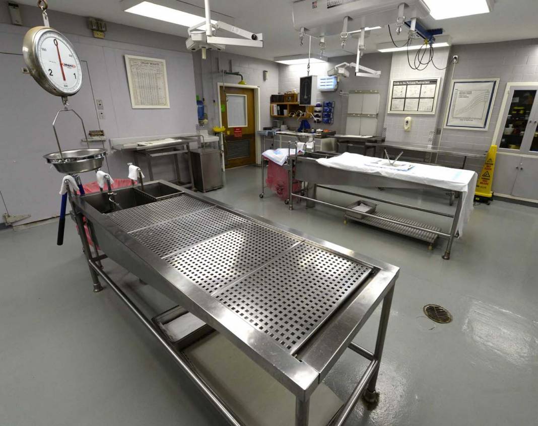 Öldü sanılan adam apar topar morga kaldırıldı! Gerçek saatler sonra ortaya çıktı! Ceset torbasını yırtıp... 5