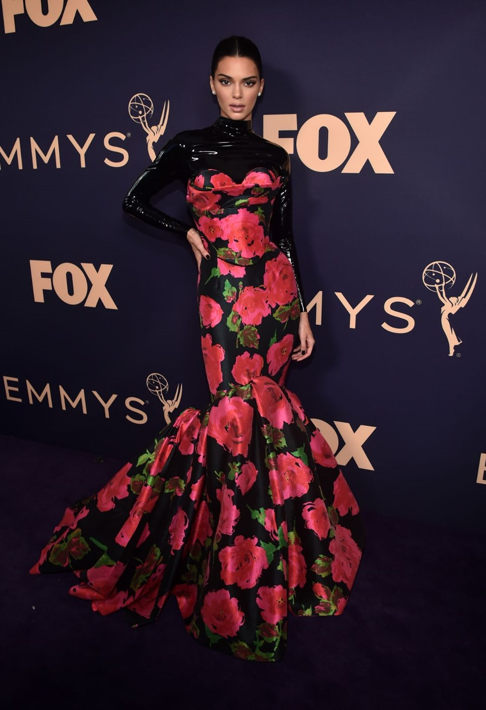 71. Emmy Ödüllerinde ünlü isimler göz kamaştırdı 29