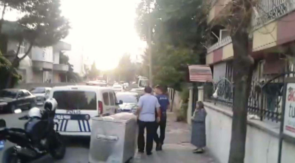 Yine koca şiddeti! Hamile karısını sokak ortasında tekme tokat dövdü 2