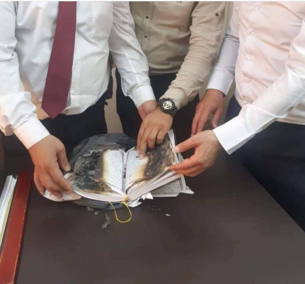 Sukot Bayramı kutlayan Yahudilerden alçak hareket! Kur'an-ı Kerim yırtıp ateşe verdiler! 6