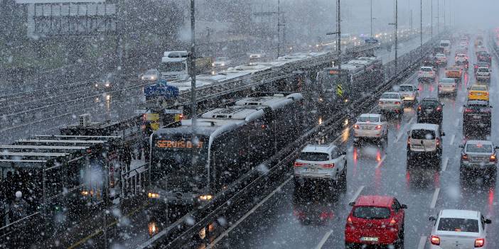 "İstanbul bu kış bol kar yağışlı geçecek" iddialarına hava tahmin uzmanından yanıt!