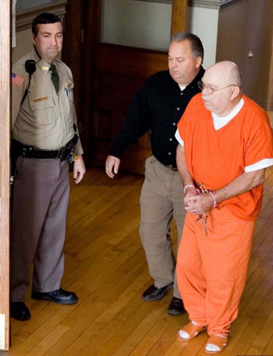 Dünyanın en sapkın ailesi! Baba ve 4 oğlu, yıllarca çocukları torunlarını ensest ilişkiye zorlayarak evlenmiş! 4