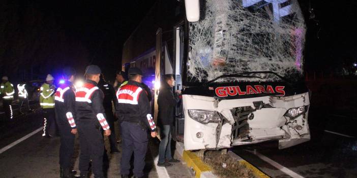 Sivas'ta yola fırlayan at, zincirleme kazaya neden oldu! Çok sayıda yaralı var