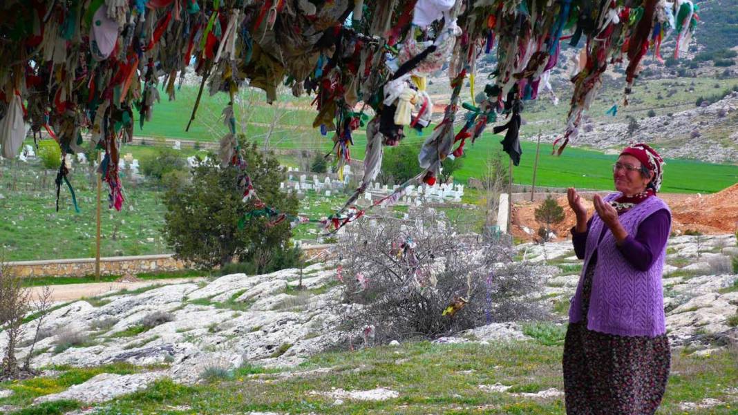 İslamiyet'te var olduğu sanılan fakat tamamen Şamanizm'e dayanan 17 adet... 10