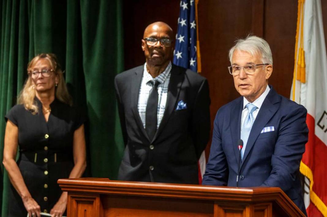 Böyle adaletsizlik görülmedi! Yaklaşık 40 yıldır suçsuz yere hapis yatan adam, DNA testi sonrası serbest bırakıldı! 4