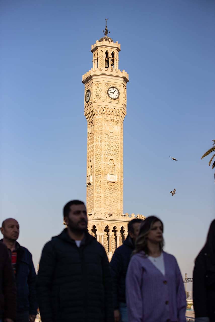 Saat 9'u 5 geçe hayat durdu! Türkiye Atatürk için saygı duruşunda bulundu! Tüyleri diken diken anlar... 17