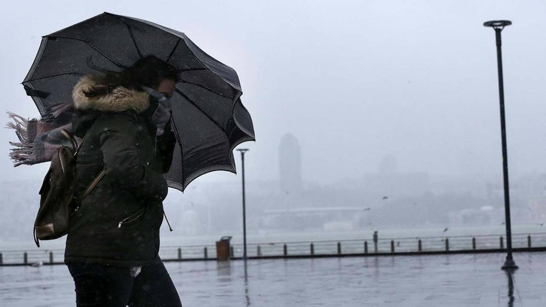 Meteoroloji turuncu kodla uyarmıştı! AFAD'dan İstanbullulara mesaj: Kuvvetli fırtına geliyor, önleminizi alın 1