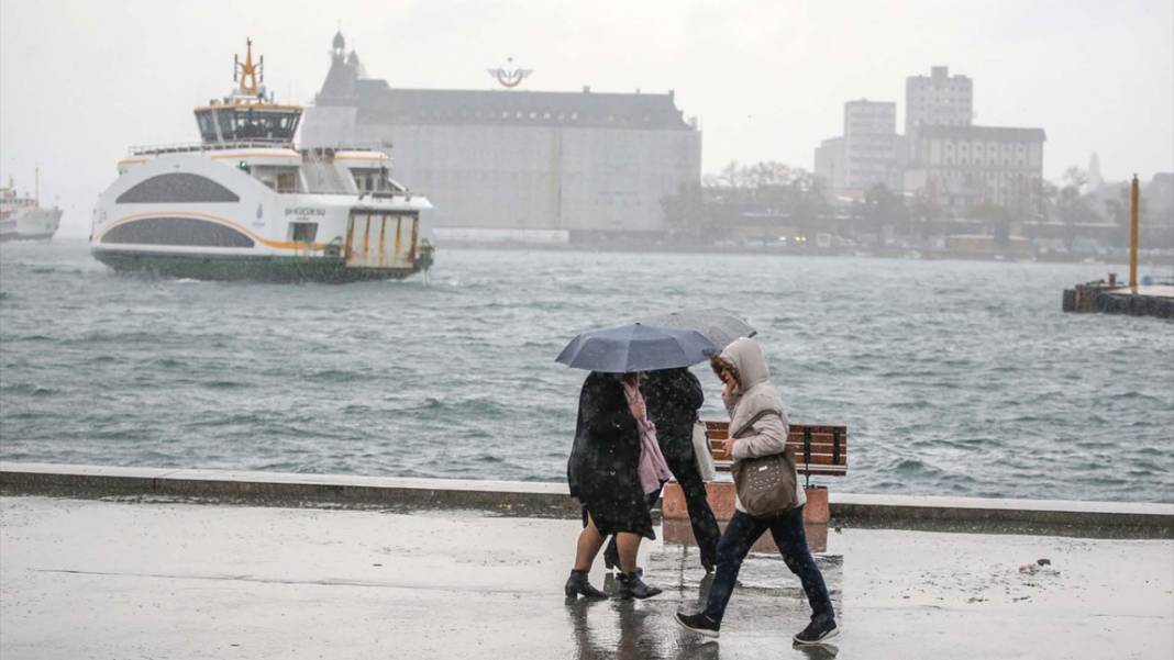 Meteoroloji turuncu kodla uyarmıştı! AFAD'dan İstanbullulara mesaj: Kuvvetli fırtına geliyor, önleminizi alın 3
