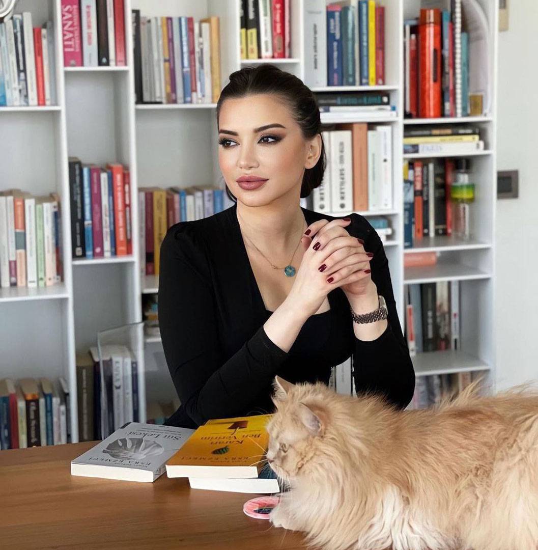 Kocasına yaptığı çişli çay büyüsü erkekleri korkuttu! Ünlü psikolog Esra Ezmeci'ye mide bulandıran itiraf: "Kaynanam kayınpederime çişli çay içirip..." 4