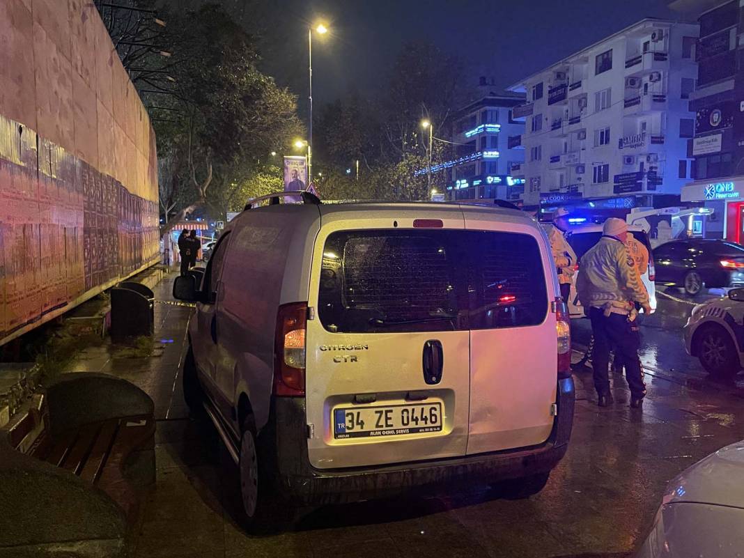 Bağdat Caddesi'nde feci olay! Karşıdan karşıya geçmeye çalışan vatandaş canından oldu 4