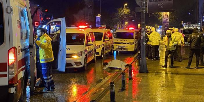 Bağdat Caddesi'nde feci olay! Karşıdan karşıya geçmeye çalışan vatandaş canından oldu