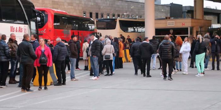 Bulgarlar Edirne'yi akın ediyor! Kapıkule Sınır Kapısı'ndaki araç kuyruğu uzadıkça uzadı