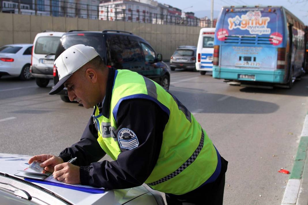 2023 yılı trafik cezaları belli oldu! Trafikte bunları sakın yapmayın! 12