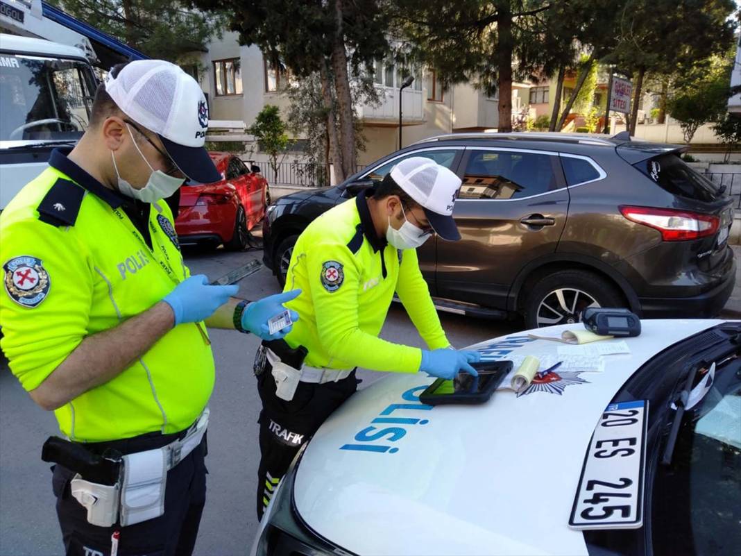 2023 yılı trafik cezaları belli oldu! Trafikte bunları sakın yapmayın! 13