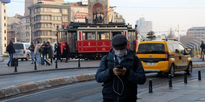 Koronavirüs vakalar artışa geçti! Uzmanlar tedbir uyarısı yaptı: "Maske zorunluluğu geri gelmeli"