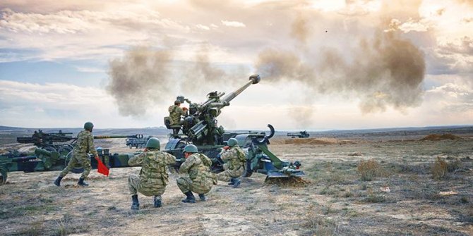 Ünlülerden Türk askerine destek! İşte ünlü isimlerin 'Barış Pınarı Harekatı' paylaşımları