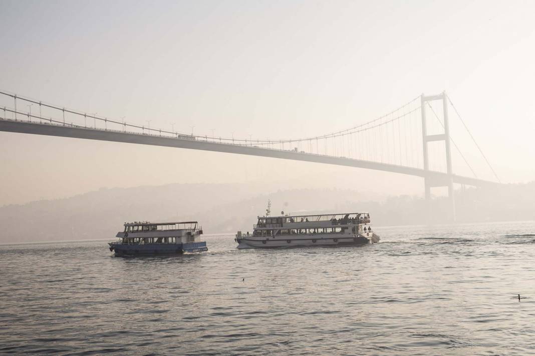 İstanbul'dan sis manzaraları! Fatih Sultan Mehmet Köprüsü yok oldu 21