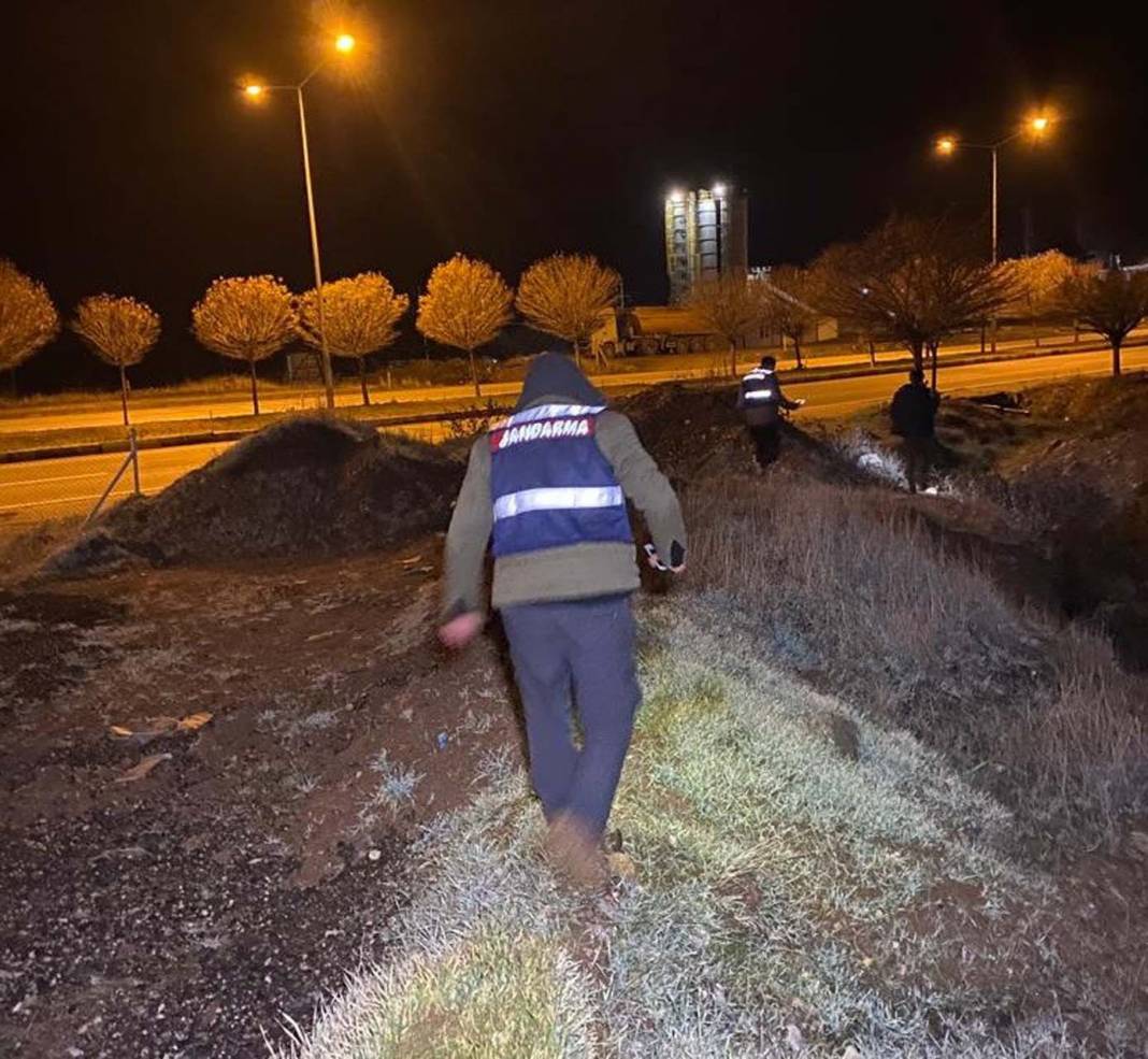 Sokakta oynayan 4 yaşındaki çocuk kaçırıldı! Anne, babası perişan oldu: "Çocuğumu kaçıran geri getirsin, başka bir şey istemiyorum" 12