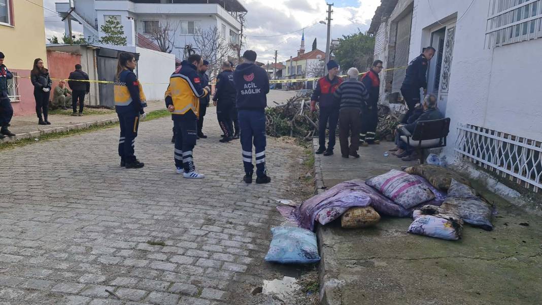 Aydın'da yürek yakan olay! İşten gelen baba, hayatının acısını yaşadı: Eşi ve 2 çocuğunu ölü buldu 4