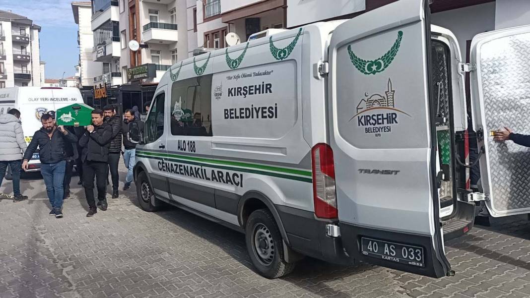 Kırşehir'de kadın cinayeti! Boşanma aşamasındaki eşini silahla vurup intihar etti 4