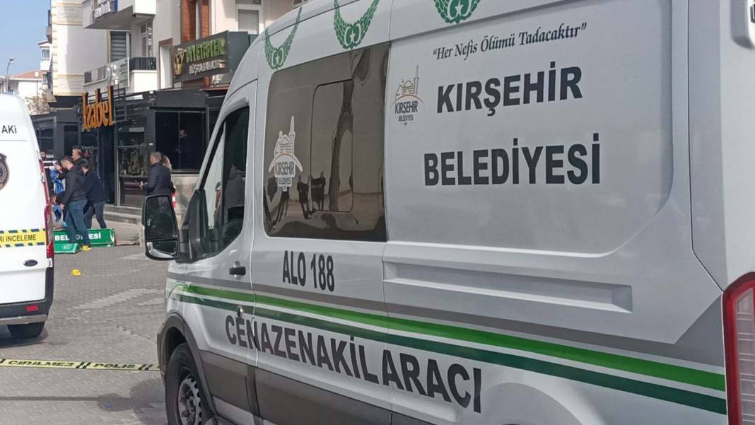 Kırşehir'de kadın cinayeti! Boşanma aşamasındaki eşini silahla vurup intihar etti 6