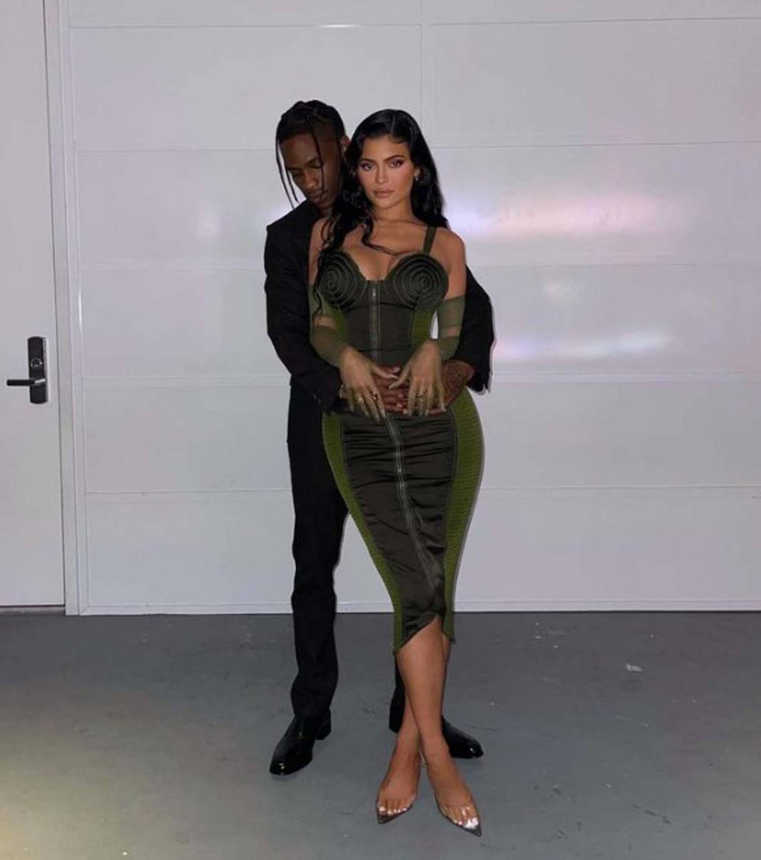 Travis Scott'tan ayrıldığı iddia edilmişti! Kylie Jenner bebeğinin fotoğrafını ilk kez paylaştı! Beğeni yağmuruna tutuldu! 3