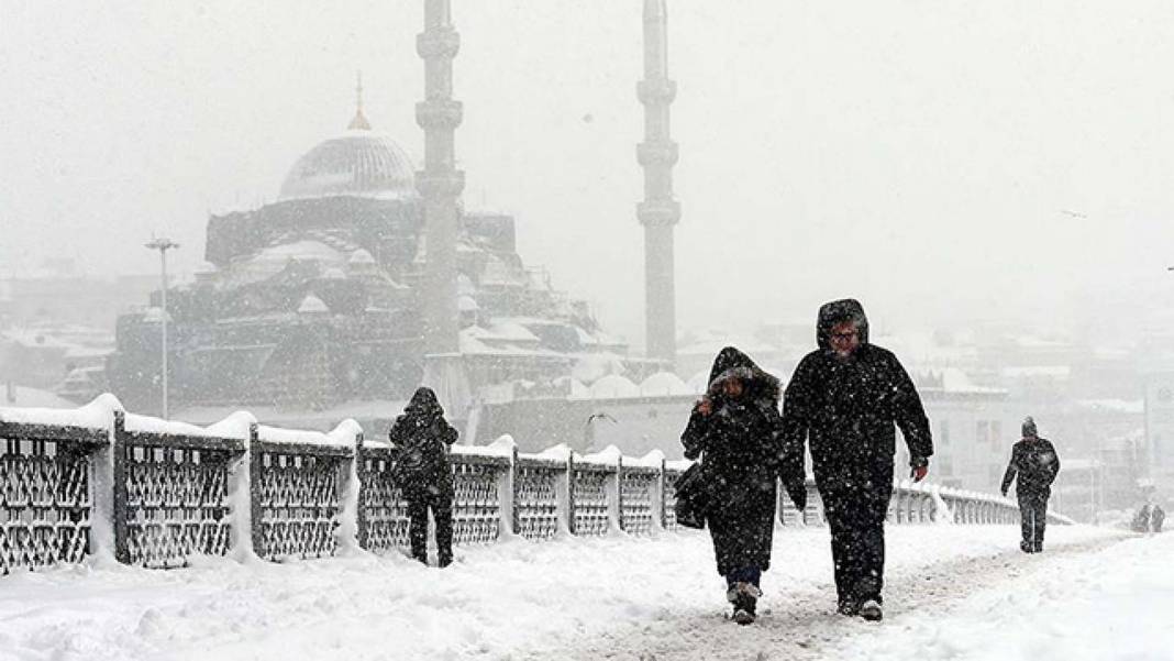 İstanbul'a ne zaman kar yağacağı belli oldu!  Uzman isim tarih verdi! 7