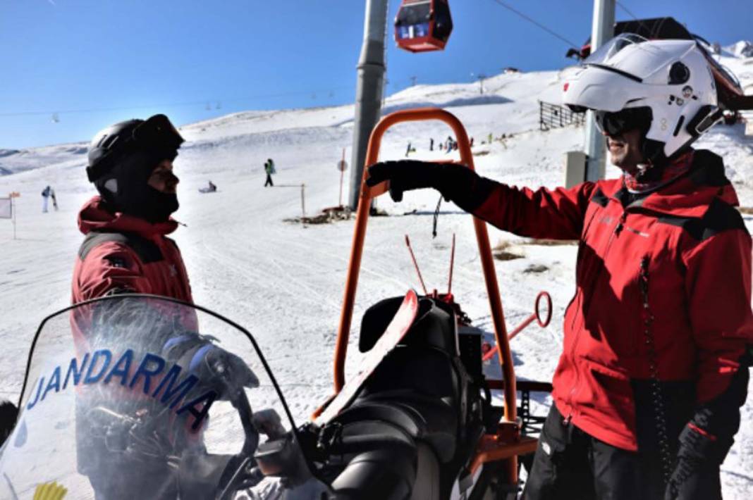 Erciyes'in güvenliğini  Jandarma Arama Kurtarma ekipleri sağlıyor! 11