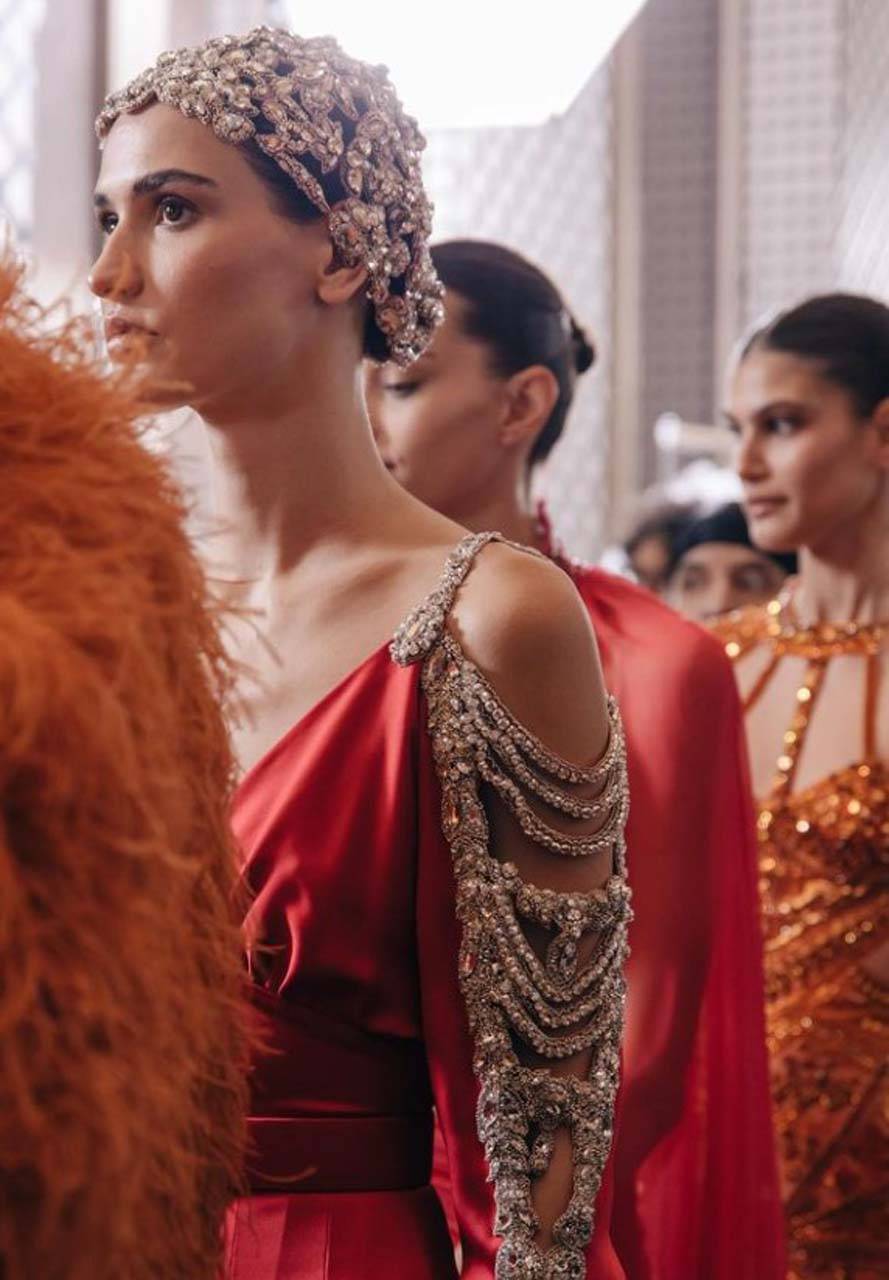 Yılın çok konuşulacak defilesi Zuhair Murad'dan geldi! Paris Haute Couture podyumları yıkıldı! 20